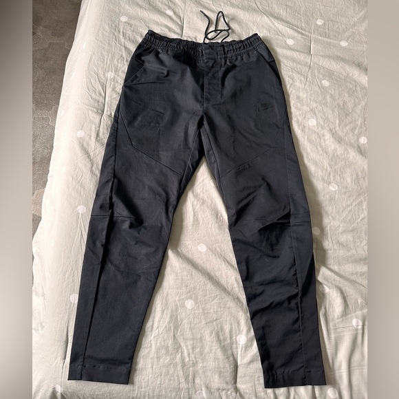 Nike Tech Fleece trousers - Picture 6 of 6